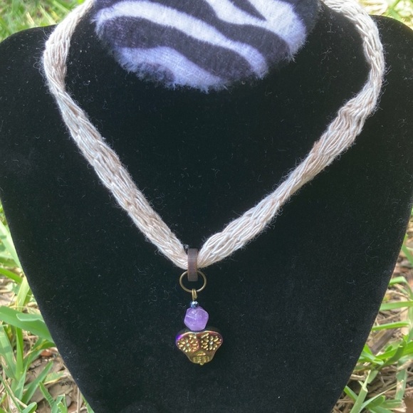 Catrina skull With amethyst stone protection necklace - Picture 4 of 11